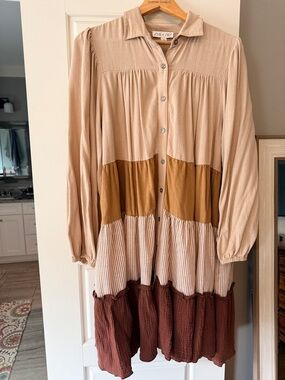 She + Sky Long Sleeve Tiered Colorblock Midi Dress in Beige, Mustard & Rust